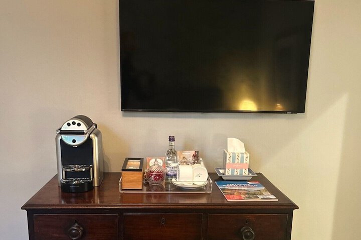 Room 52 of 158