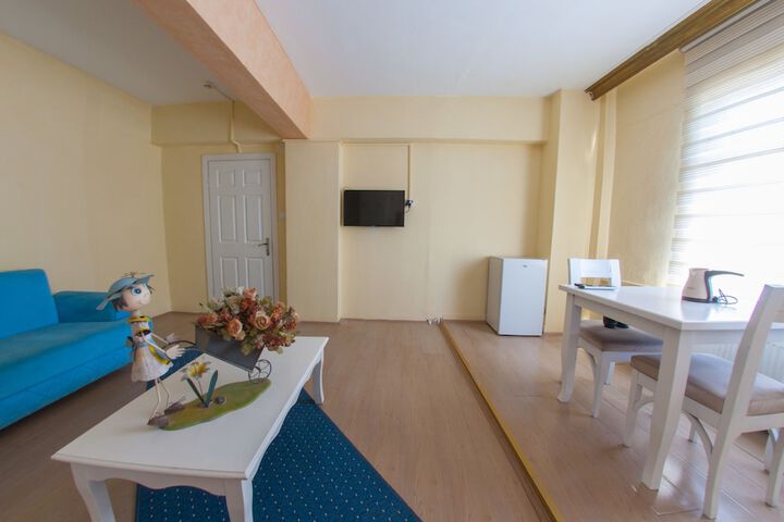 Room 11 of 25