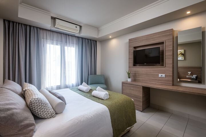 Room 27 of 236