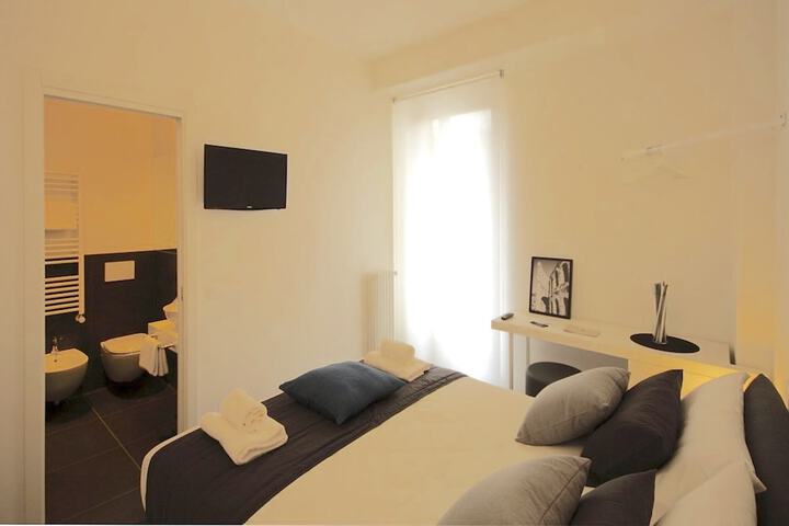 Room 4 of 24
