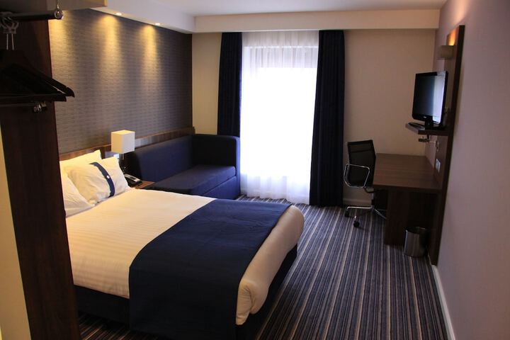 Room 6 of 44