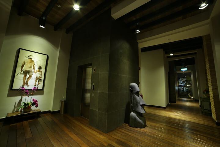 Ballroom/Hall 75 of 82
