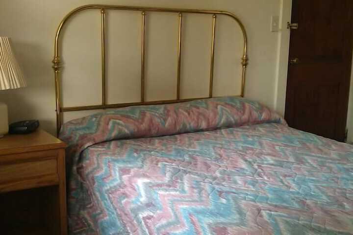 Room 4 of 60