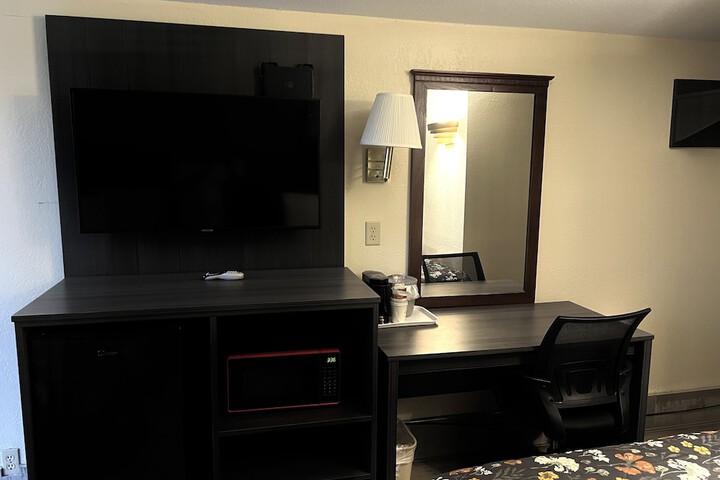 Room 17 of 35