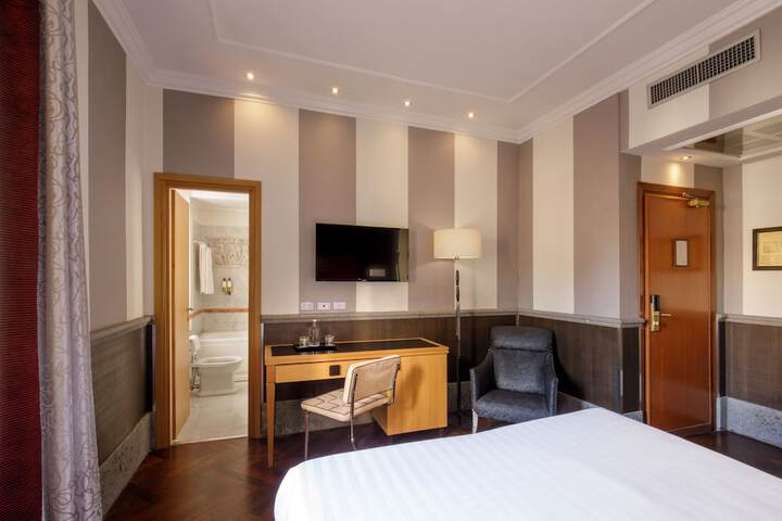 Room 34 of 95