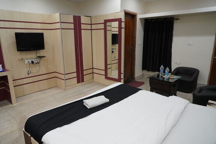 Room 12 of 20