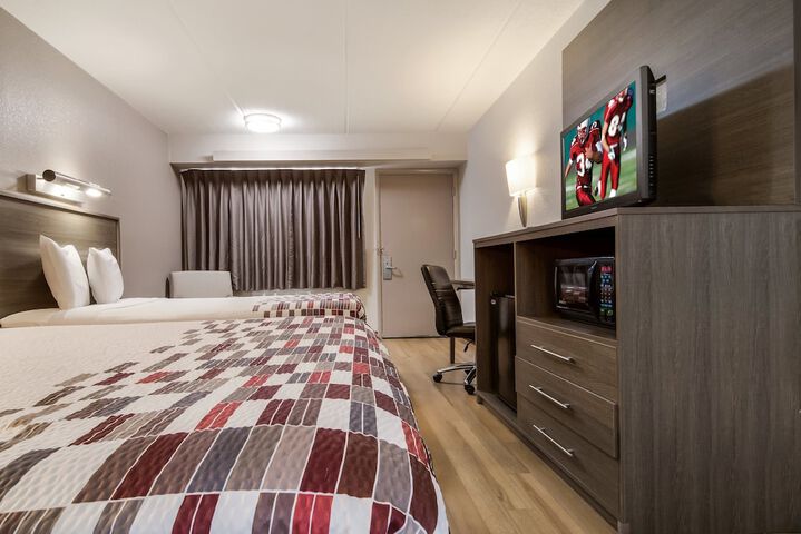 2 Double Beds (11 of 14)