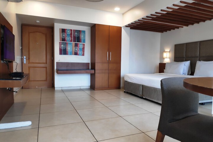 Room 14 of 48