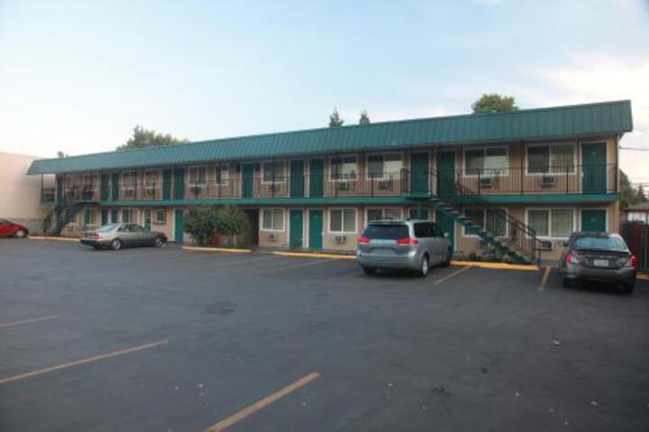 Executive Motel