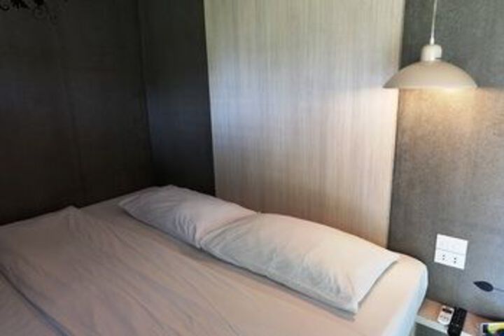 Room 10 of 22