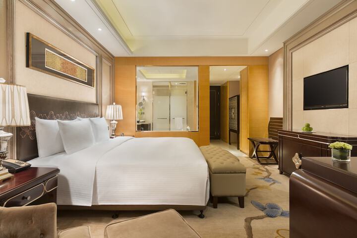 Room 6 of 45