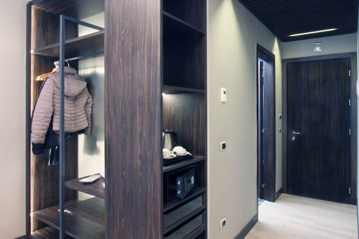 Room 14 of 31