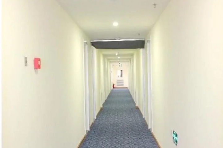 Room 8 of 8