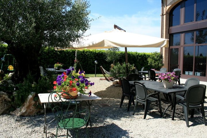 Terrace/Patio 36 of 77