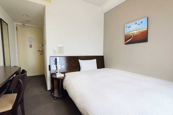 Room 14 of 37