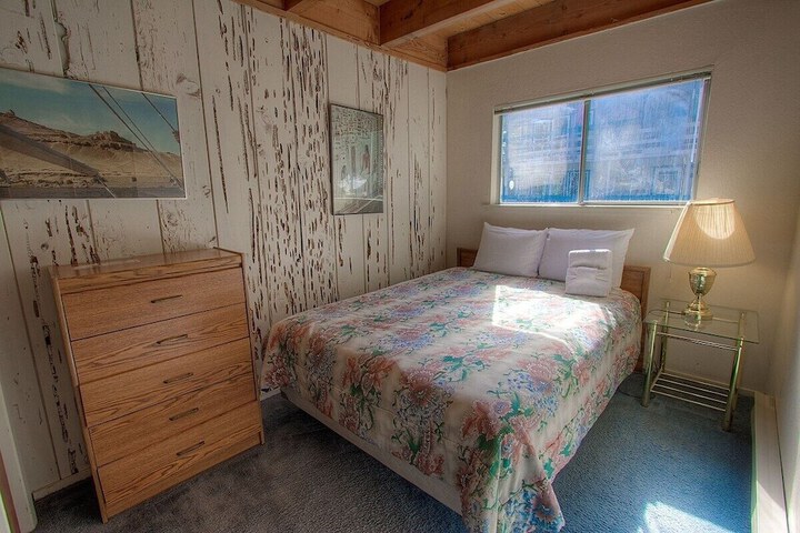 Room 4 of 17
