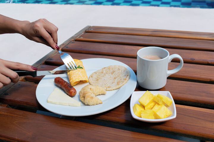 Breakfast/Coffee Service 30 of 43