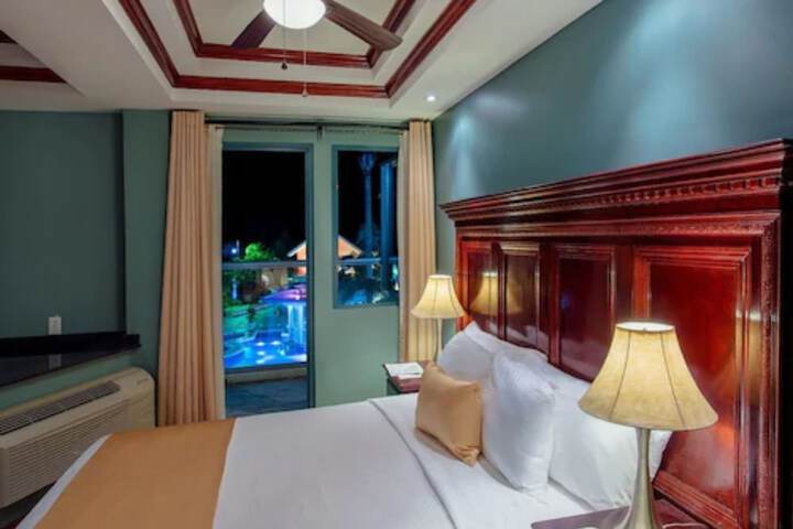 Room 6 of 11