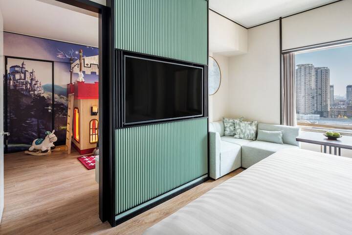 Room 42 of 110