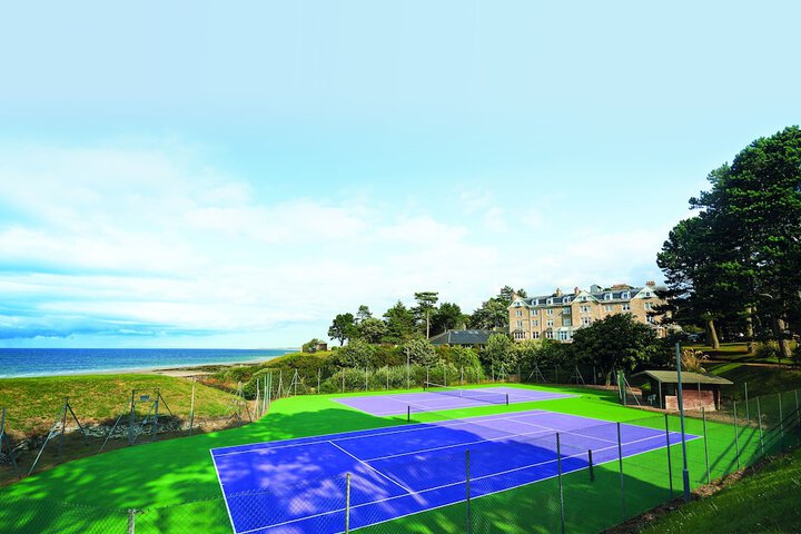 Tennis court