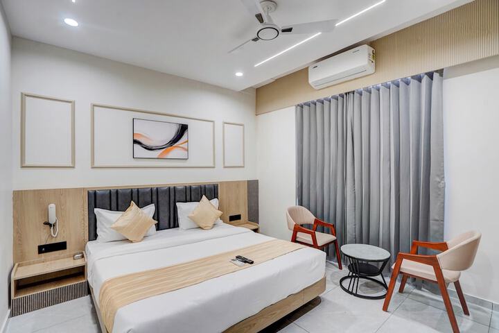 Room 12 of 25