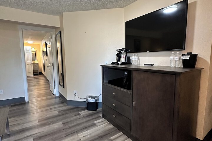 Room 28 of 159