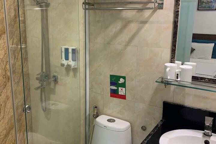 Room 16 of 32