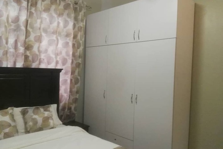 Room 9 of 33