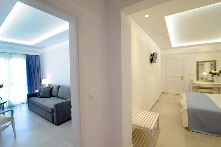 Room 10 of 42