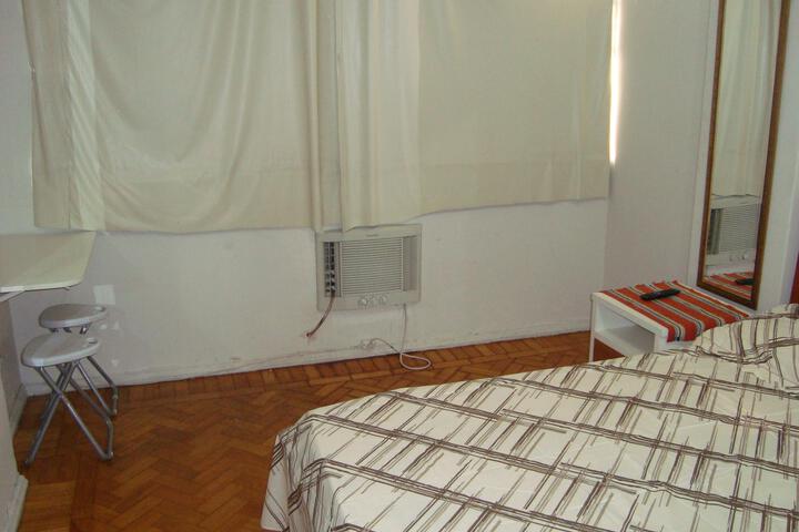 Room 3 of 33