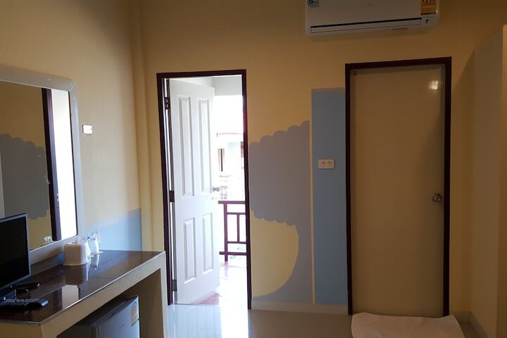 Room 12 of 92