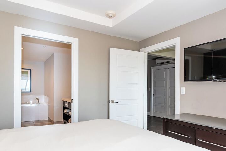 Room 4 of 69