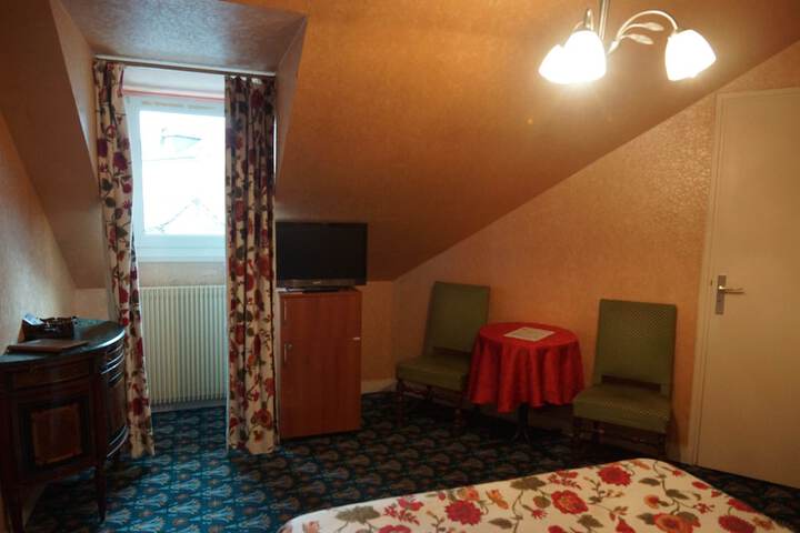 Room 15 of 38