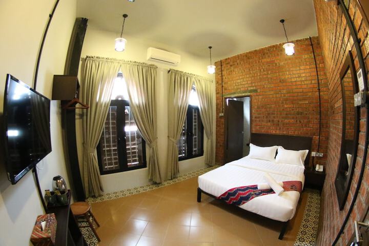 Room 18 of 31