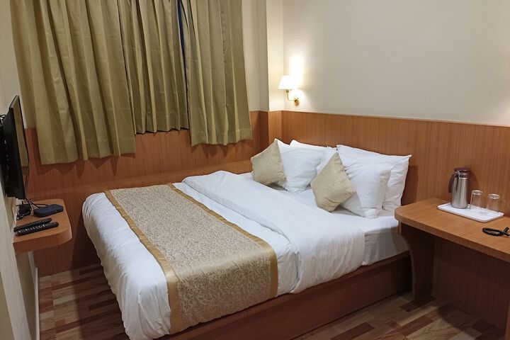 Room 5 of 26