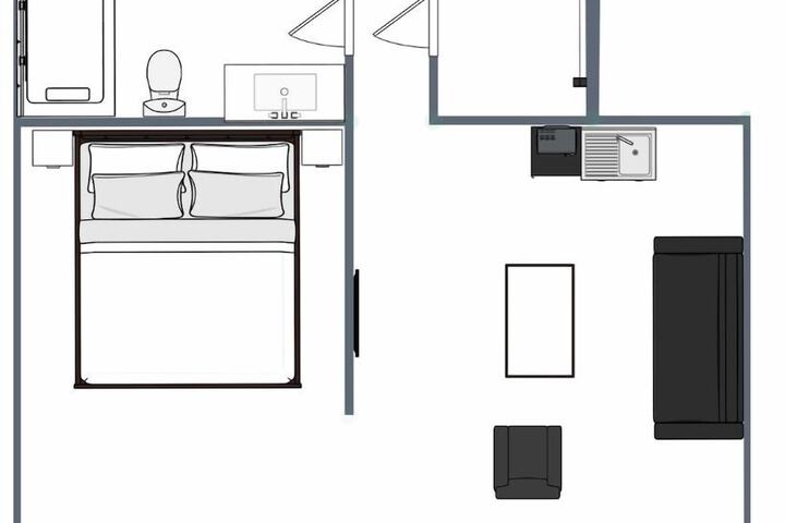 Room 4 of 10