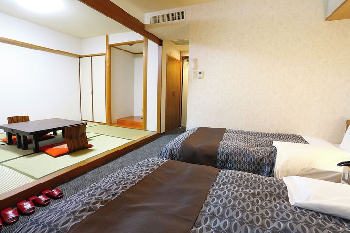 Room 27 of 51