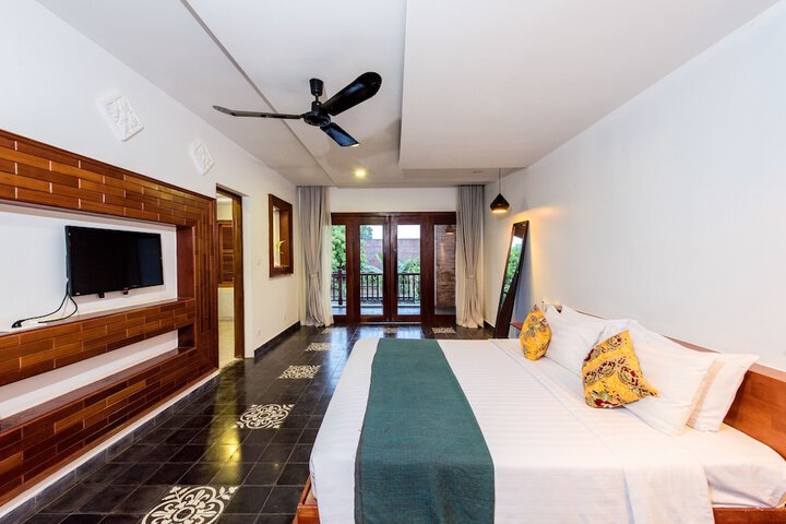 Room 3 of 38