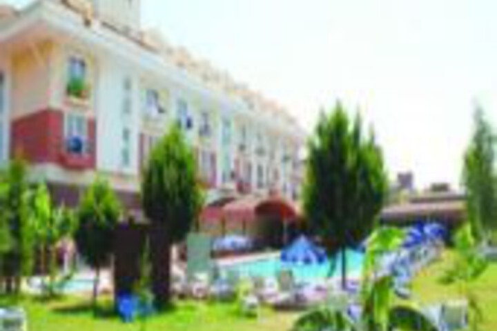 AURA RESORT