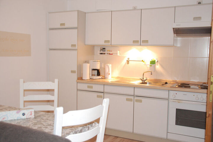 Room 3 of 185