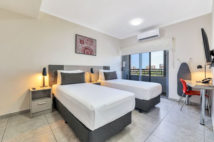 Room 9 of 42