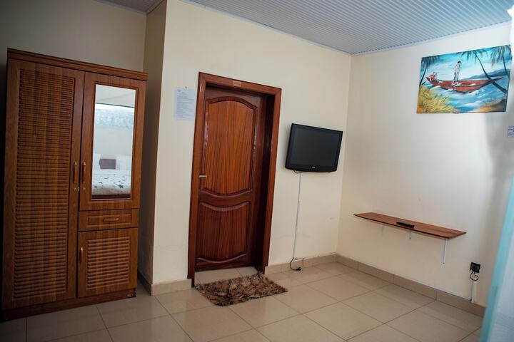 Room 2 of 34