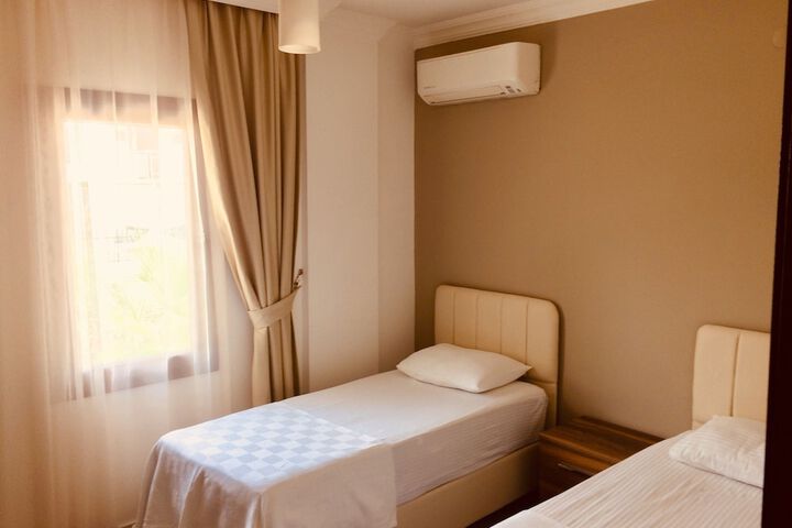 Room 5 of 159