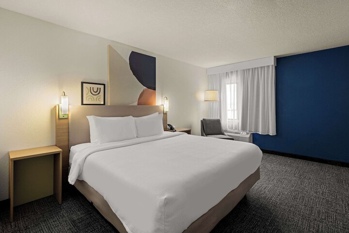 1 King Bed (19 of 31)