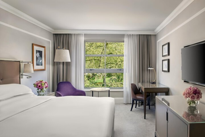 Room 93 of 178