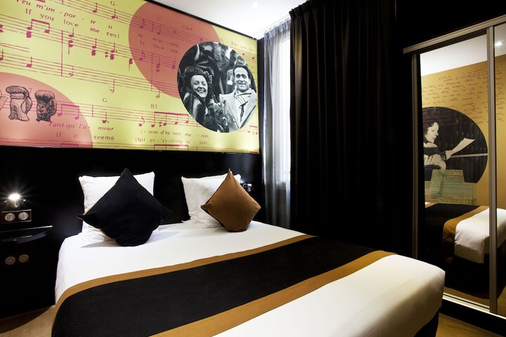 Room 32 of 76
