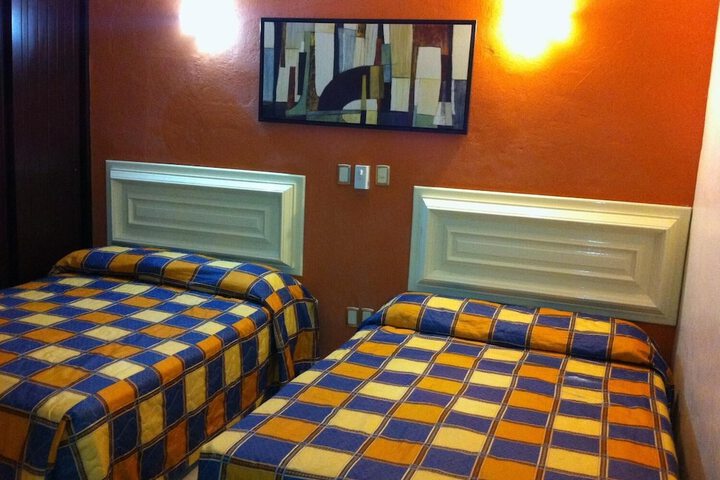 Room 10 of 29