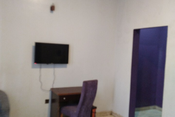 Room 2 of 5