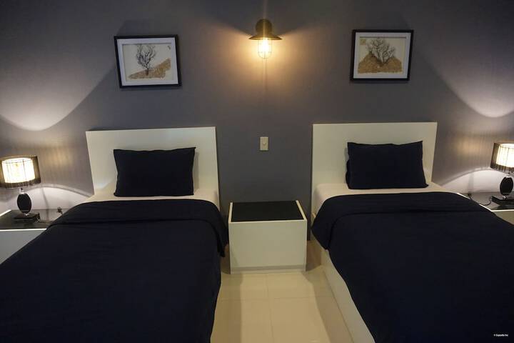 Room 5 of 18