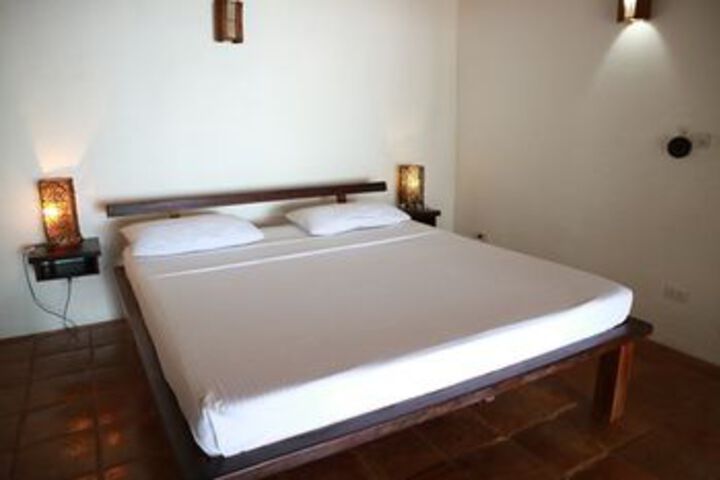 Room 11 of 42